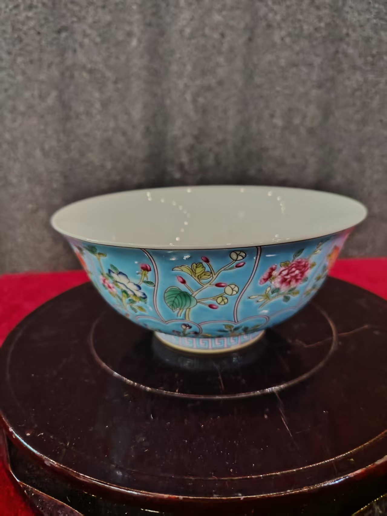 古月轩珐琅花卉纹碗