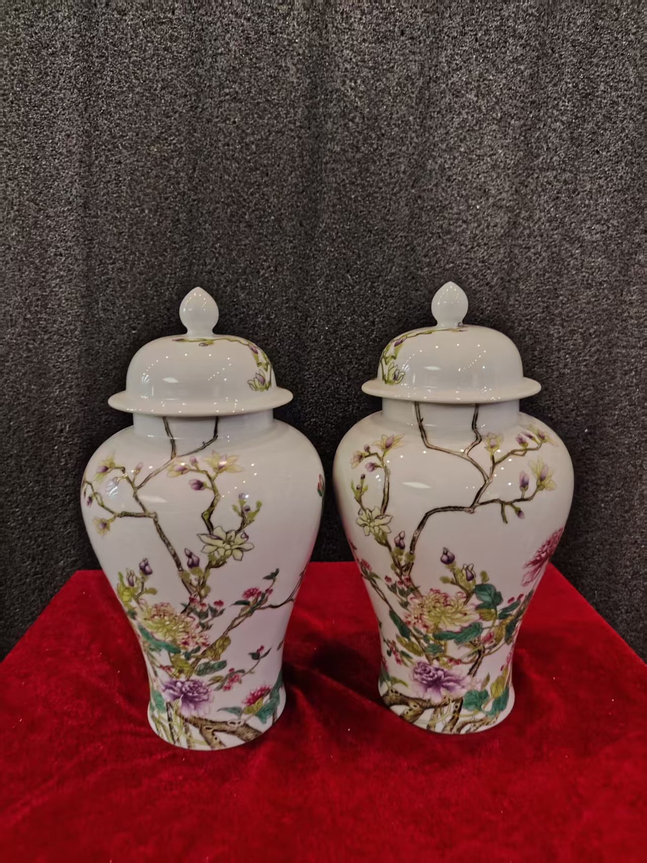 珐琅彩花鸟纹将军罐